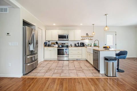 Fully stocked kitchen so that you can cook a feast for your family reunion if you so choose. All new appliances. Refrigerator comes with ice machine and water filter with a door dispenser. 