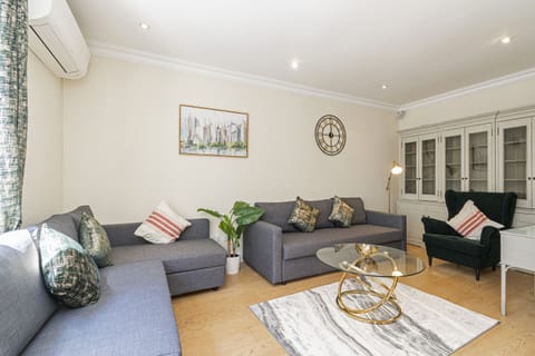 Living Room / Lounge