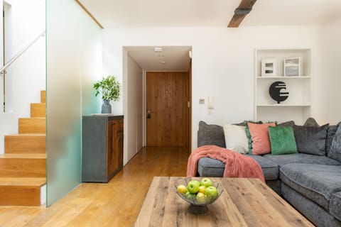 Living Room / Lounge