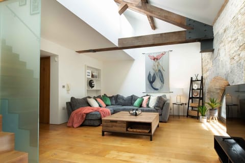 Living Room / Lounge