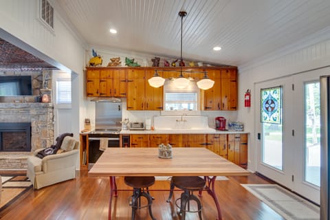 Kitchen & Dining Area | Ice Maker | Dishware & Flatware | Cooking Basics