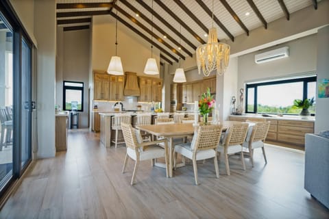 Villa Vaya Vista - 3Story 4BR Waterfront Villa w/ Sunset Views (4873)