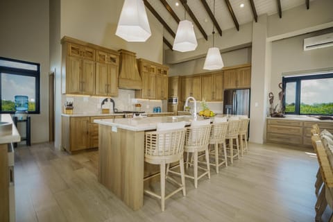 Villa Vaya Vista - 3Story 4BR Waterfront Villa w/ Sunset Views (4870)