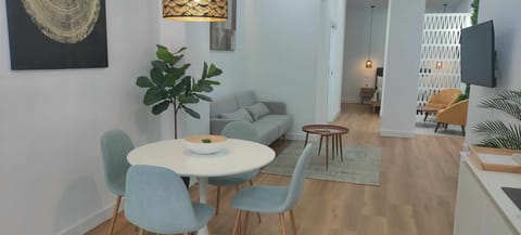 TV and multimedia,Living room,Dining area