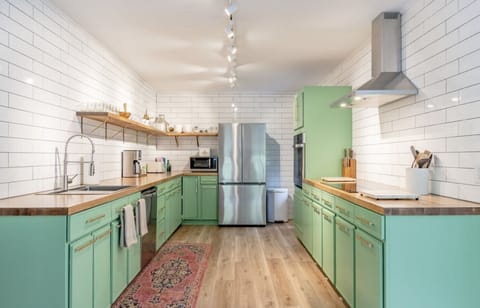 Fully equipped kitchen