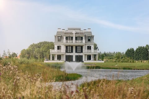 Immediate Surroundings [summer] (<1 km)