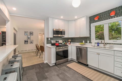 fe9a8c05-da2f-48dc-b93c-35859fb066bc