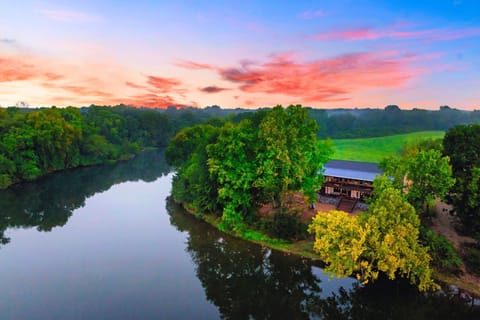 Welcome to Rivers Edge Retreat