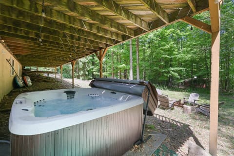Hot tub - Arrowhead Lake rental - Serhii Vacation Rentals