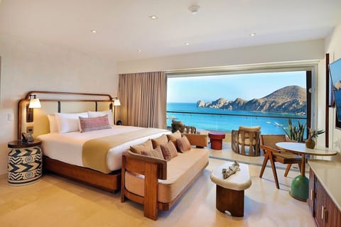Wake up to sweeping ocean views from your king bed.