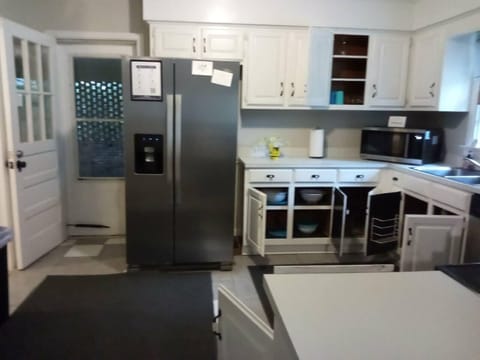 Recent photo taken by our cleaning team, ensuring you see the home how it truly is.