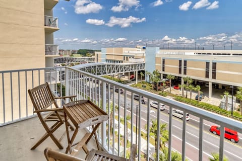Private balcony off the 4th bedroom.