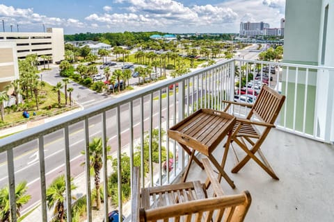 Private balcony off the 4th bedroom.
