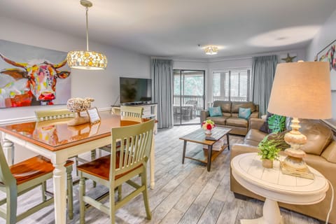 Myrtle Beach Vacation Rental | 2BR | 2BA | 950 Sq Ft | Elevator Access
