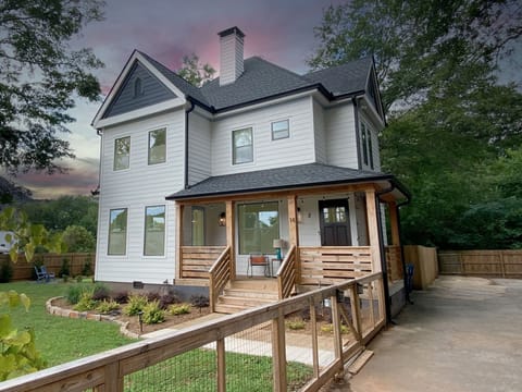 You get this entire home to yourself! Plus fenced-in yard and mini golf!