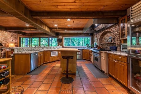 Chef's Kitchen | Plenty of room for multiple chefs in this kitchen