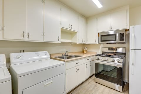 Kitchen | Cooking Basics | Dishware & Flatware | Toaster Oven | Blender