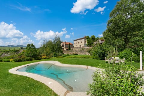 Amenities, Autumn, Building Exterior, Garden, Main Entrance, Spring, Summer