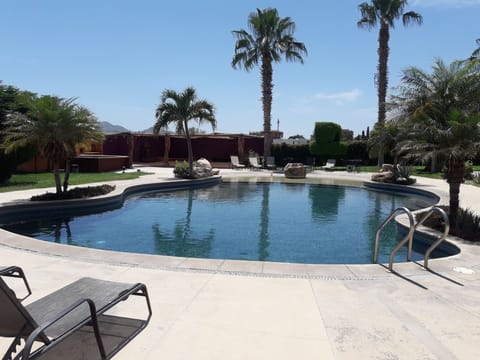 Cristal clear swimming pool