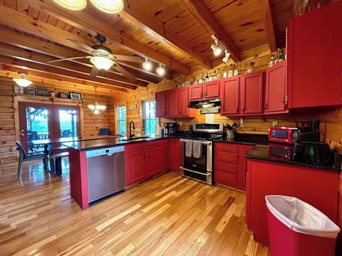 Kitchen stocked with all the basics!