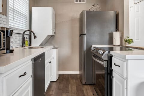 Kitchen/Laundry