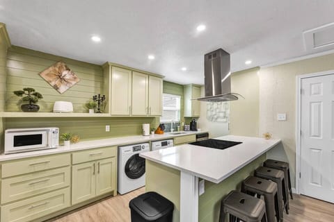 Kitchen/Dining