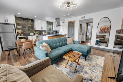 Living Room - sofa has been upgraded to leather sofa