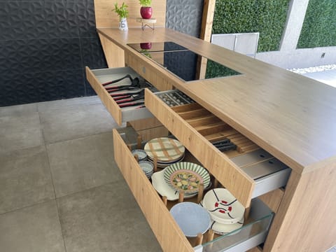 Fully equipped outdoor kitchen 
