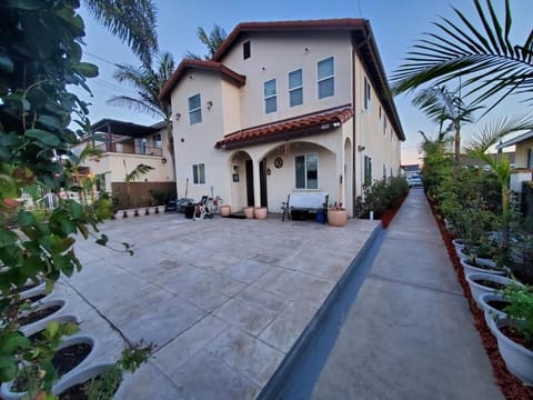 Duplex House Property 458-460
