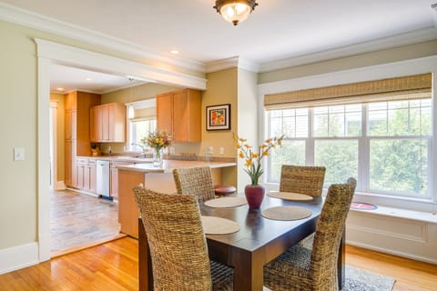 Dining Area | Dining Table | Dishware/Flatware