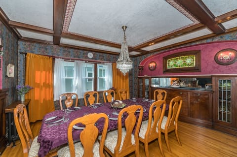 The historic Leraan House has plenty of room to enjoy with family and friends.