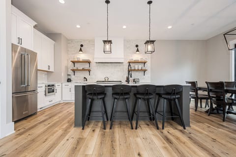 TimberRidgeHaus_Kitchen_1