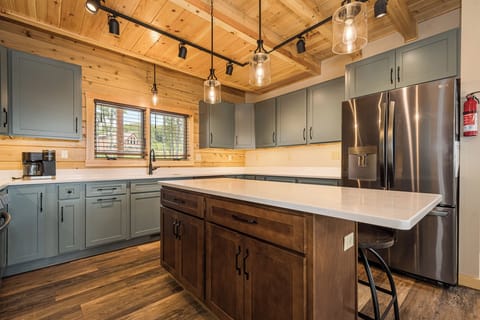 LongviewLodge_Kitchen_3