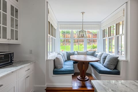 Breakfast nook
