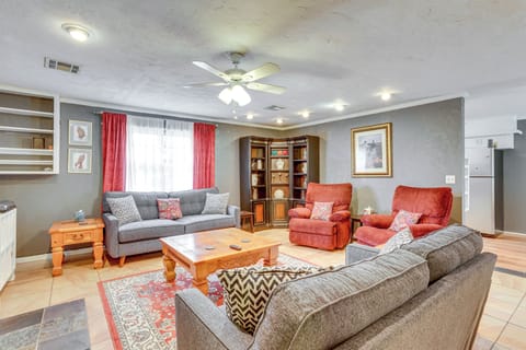 Living Room | Smart TV | Free WiFi