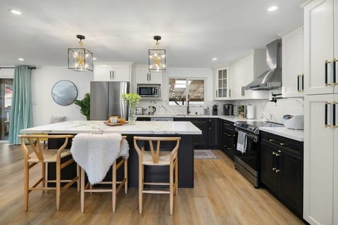 Hey Chef, this Luxury Kitchen is for you!