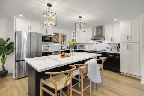 Here is the high end finish kitchen with stainless steel appliance