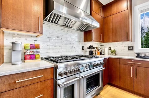 Chef, our high end kitchen is your home court!