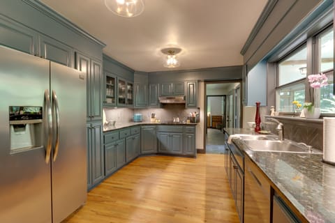 Kitchen | Basic Cooking Essentials | Dishwasher | Crockpot