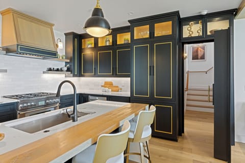 Secret door to the Crow's Nest