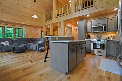 Fully-stocked kitchen to prepare any meals or treats while you're visiting!