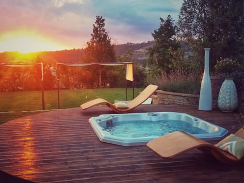 Garden, Hot Tub, Outdoor