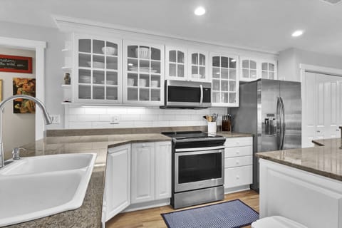 This well stocked kitchen provides everything you need