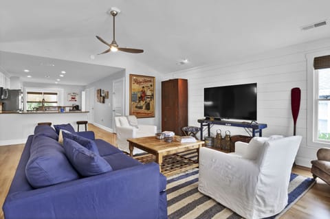 Elegantly decorated living room to gather together.