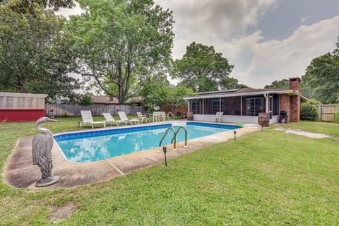 Fort Walton Beach Vacation Rental | 4BR | 2BA | 1 Step Required | 2,200 Sq Ft