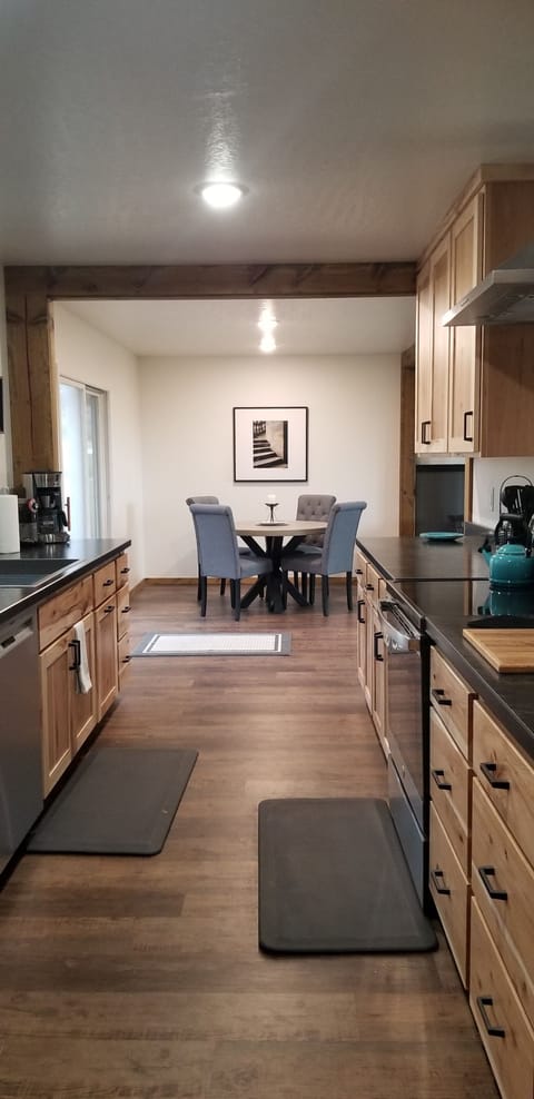 Easy-access corridor kitchen