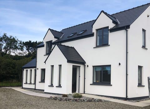 Bell View Holiday Home Sheeps Head | Coastal Self-Catering Holiday Accommodation Available in Bantry, County Cork