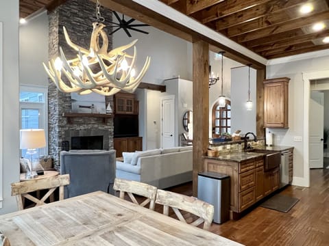 The cook doesn't miss out on any of the fun! The bar is perfect for chatting with the cook, or serving food from.