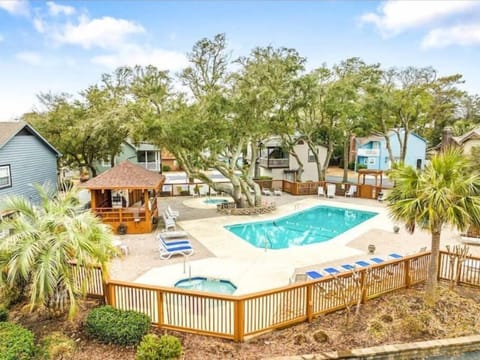 Your shared pool + hot tub area
