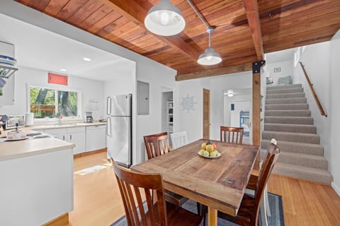 Gather around with friends and fam to break bread!